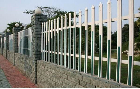 圍墻<a href=http://m.adack.net target=_blank class=infotextkey>護(hù)欄</a>價(jià)格