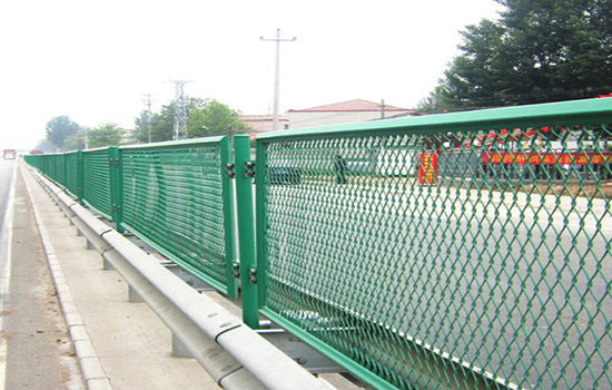 防眩<a href=http://m.adack.net target=_blank class=infotextkey><a href=http://m.adack.net target=_blank class=infotextkey>護(hù)欄</a>網(wǎng)</a>