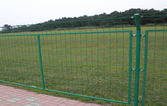 浸塑<a href=http://m.adack.net target=_blank class=infotextkey>護(hù)欄網(wǎng)</a>