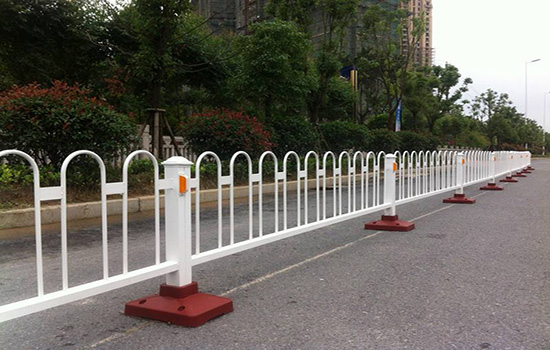 交通設(shè)施<a href=http://m.adack.net target=_blank class=infotextkey>護(hù)欄</a>