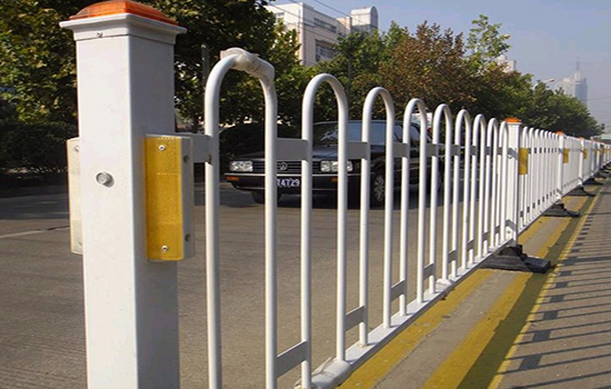 京式道路<a href=http://m.adack.net target=_blank class=infotextkey>護(hù)欄</a>