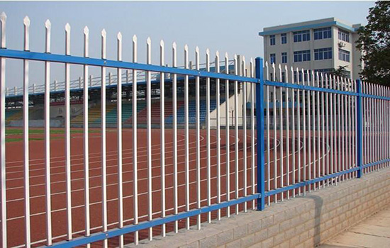 圍墻<a href=http://m.adack.net target=_blank class=infotextkey>護(hù)欄</a>廠家