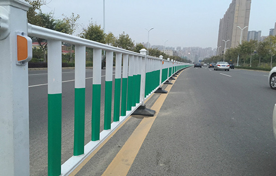 道路市政<a href=http://m.adack.net target=_blank class=infotextkey>護(hù)欄</a>