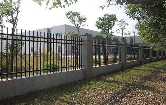 農(nóng)村小庭院<a href=http://m.adack.net target=_blank class=infotextkey>圍欄</a>