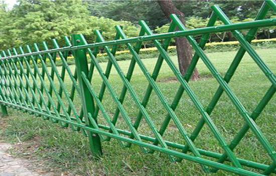 仿竹<a href=http://m.adack.net target=_blank class=infotextkey>護(hù)欄</a>