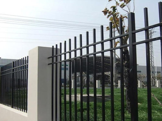 學校大門口防撞護欄規(guī)格及用途